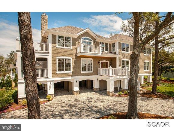 New Construction Coastal Home w/ Every Detail Considered In Coveted North Shores! Features Open Floorplan, Abundance Of Natural Light, Fine Finishes, True Gourmet Kitchen, Multiple Outdoor Spaces, Including Pool Deck & Rooftop Deck w/ Ocean, Park & Sunset Views. Too Many Details To List- Must See!