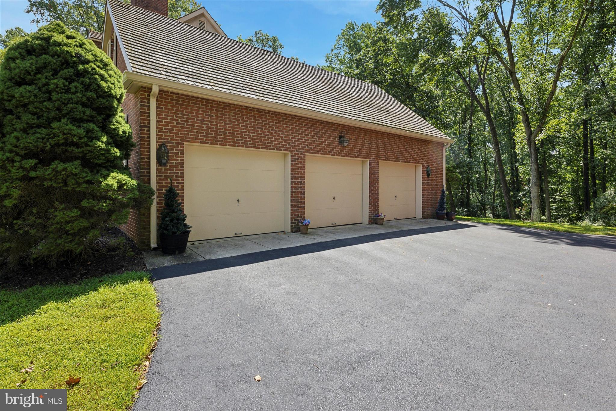 SPRINGTON POINTE - Residential