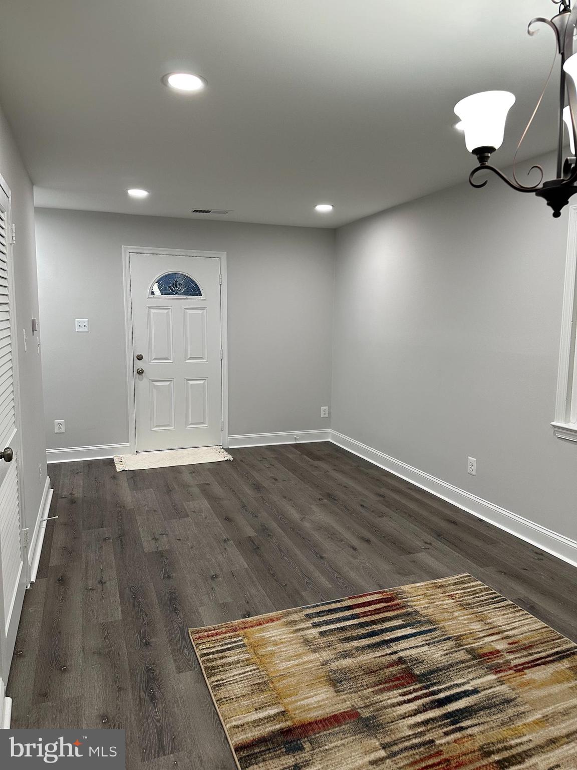 DULLES PARK TOWNHOUSES - Residential