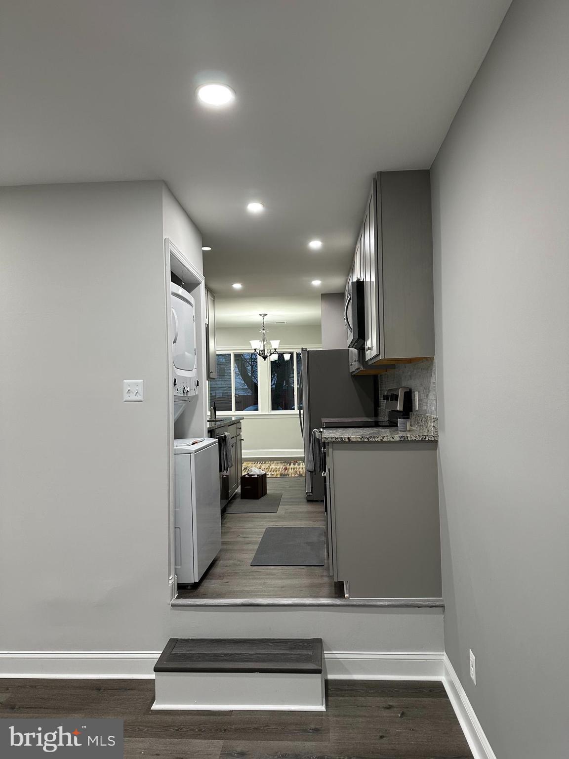 DULLES PARK TOWNHOUSES - Residential