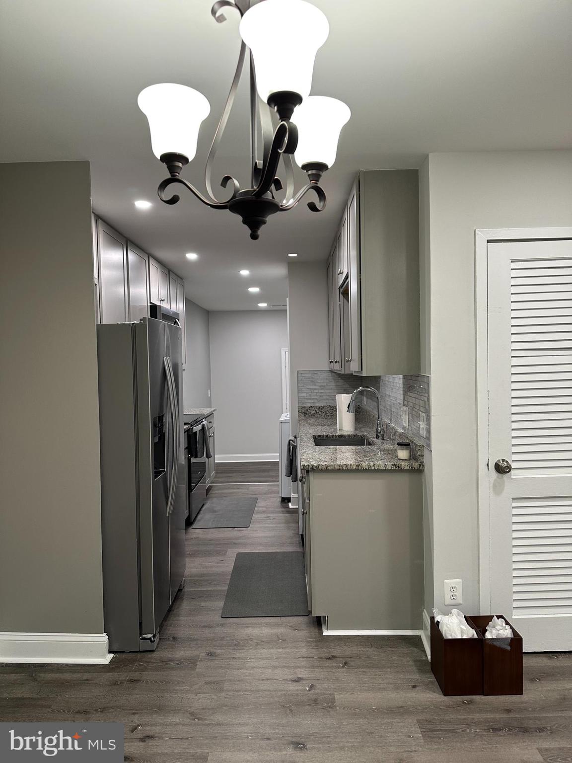 DULLES PARK TOWNHOUSES - Residential