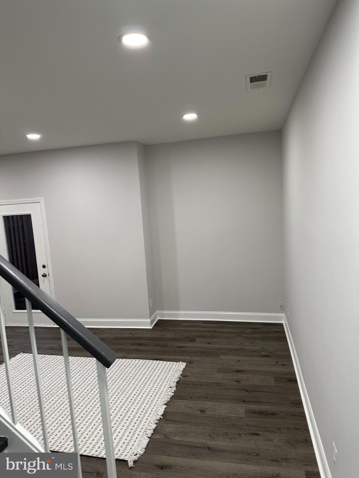 DULLES PARK TOWNHOUSES - Residential