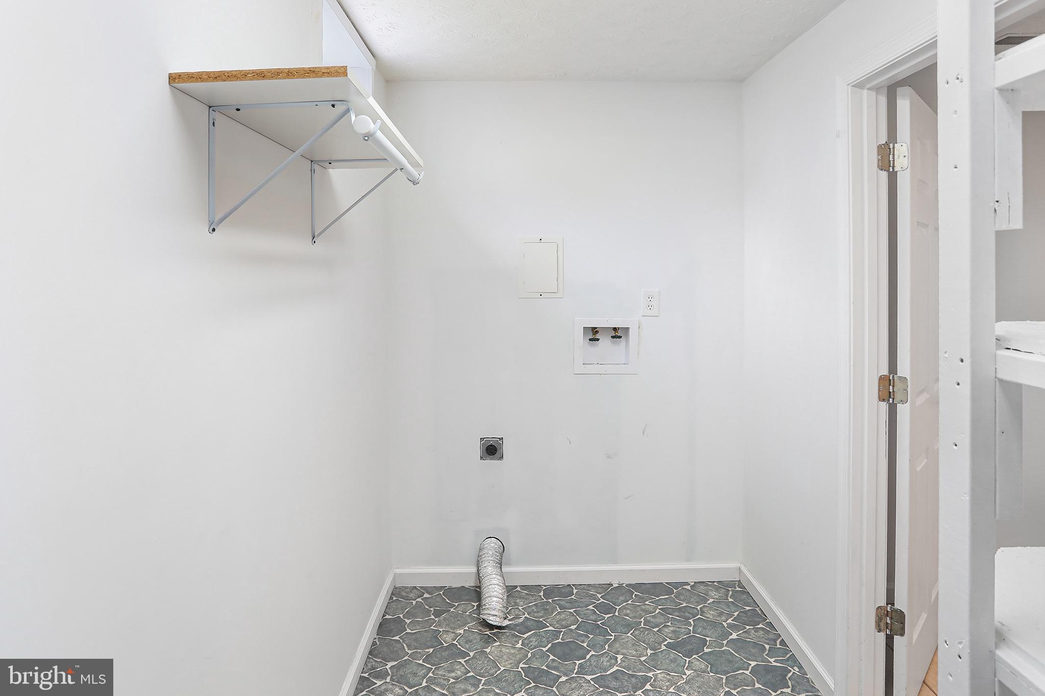 STONEWALL - Residential
