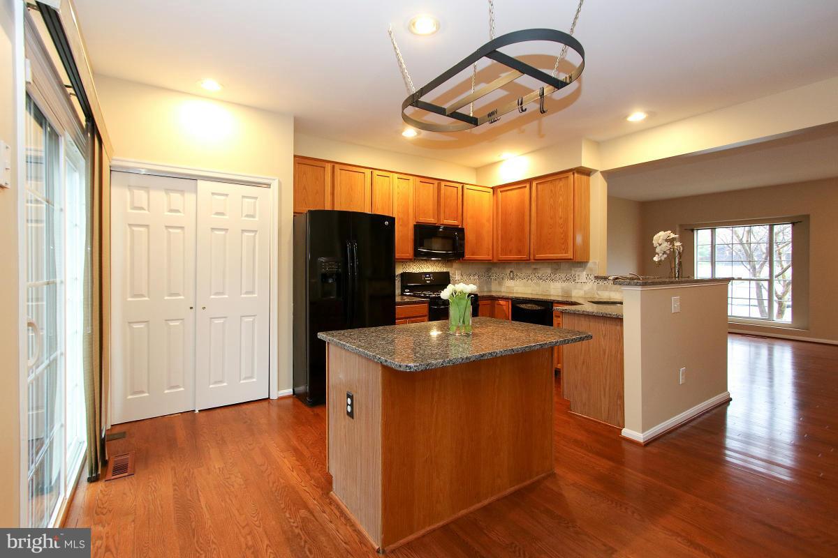 COMPTON VILLAGE - Residential