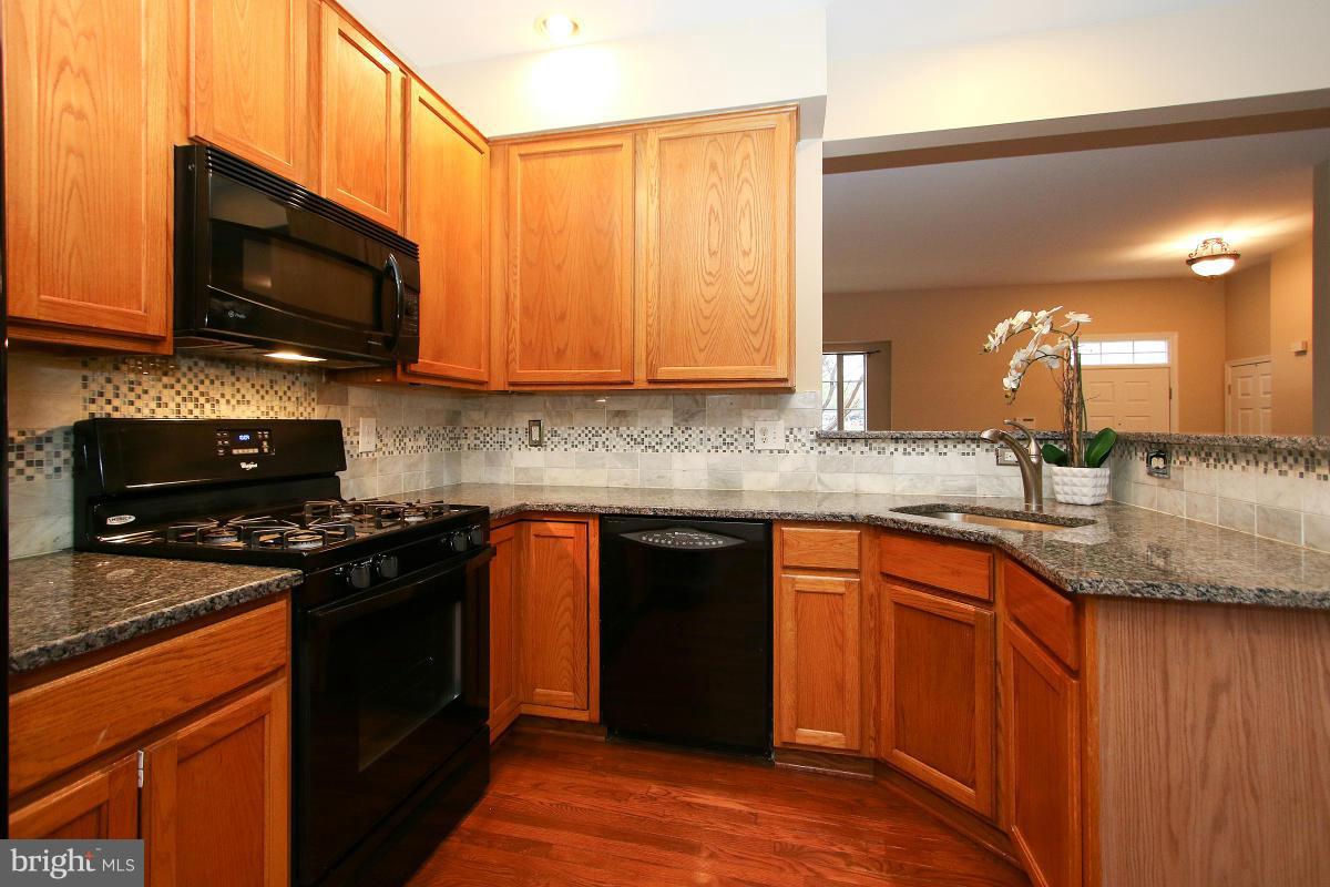 COMPTON VILLAGE - Residential