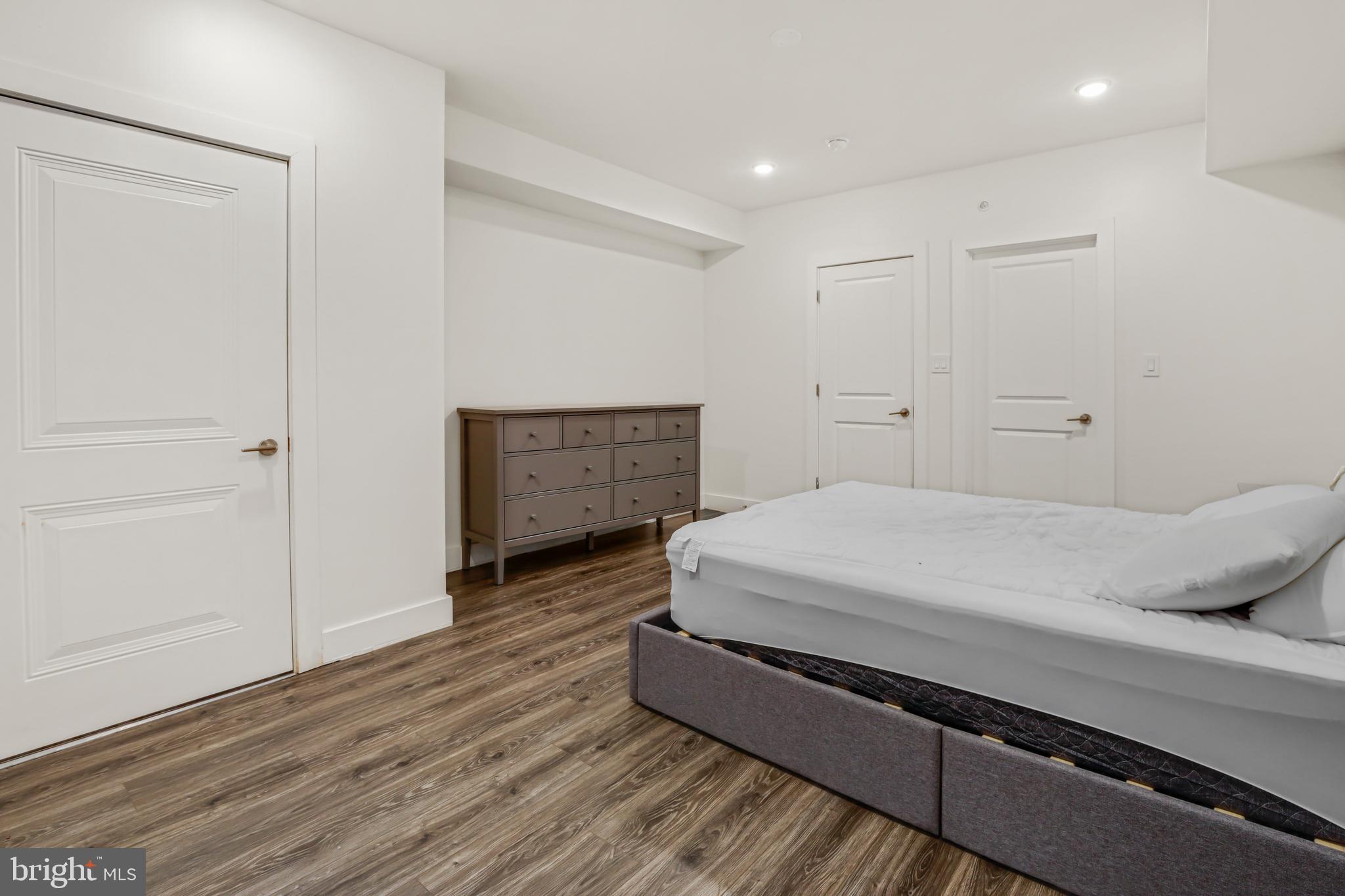 OLDE KENSINGTON - Residential
