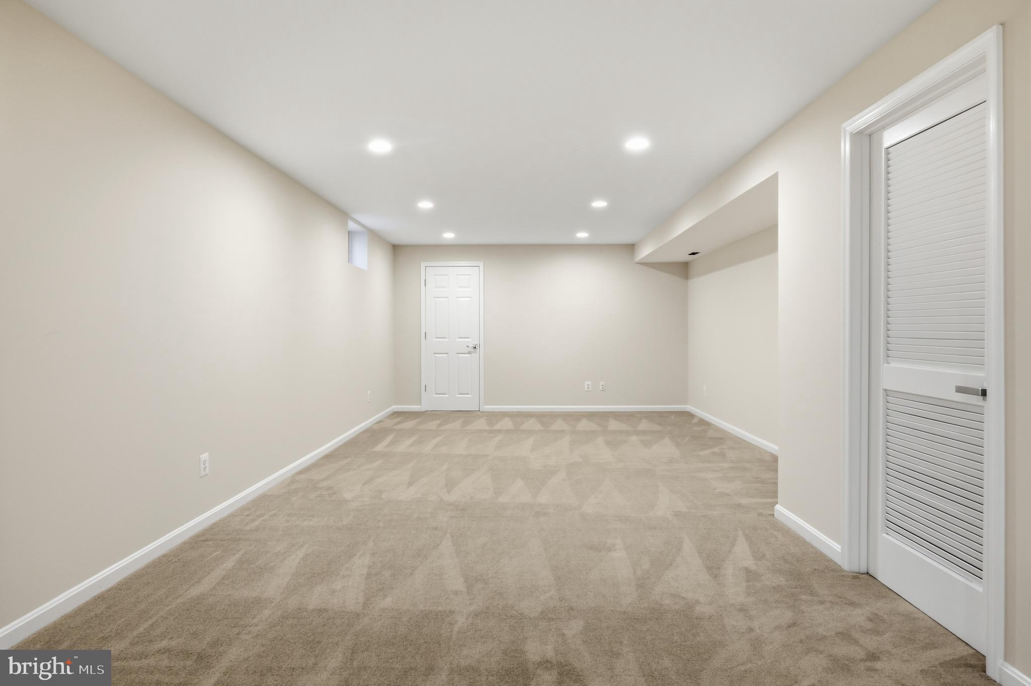 WELLINGTON TRACE - Residential