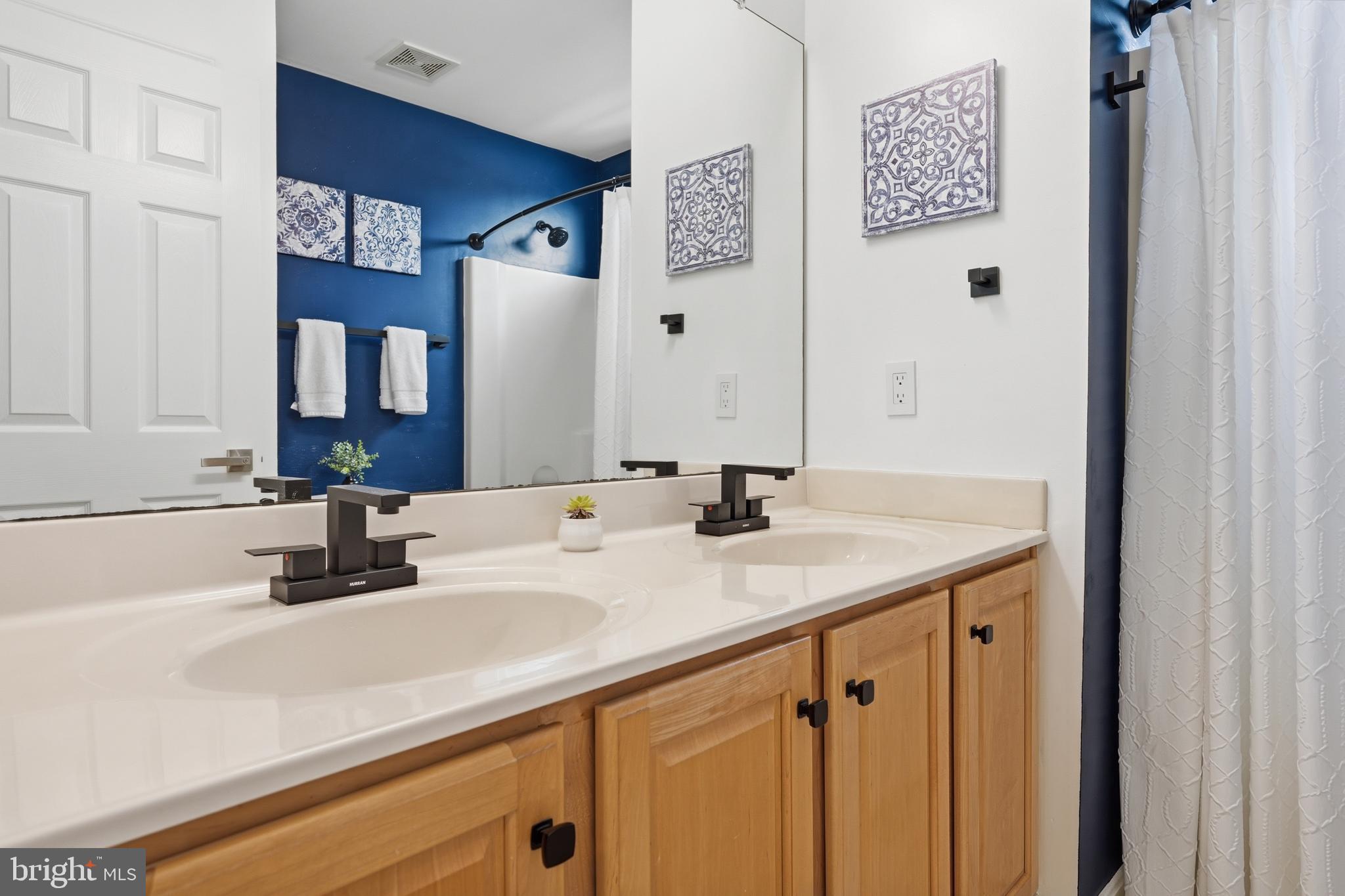 WELLINGTON TRACE - Residential