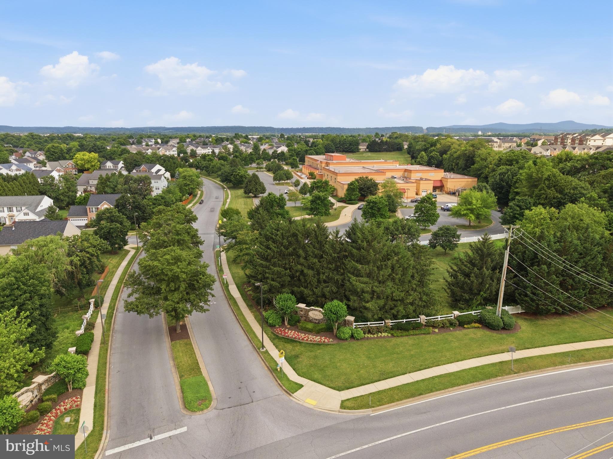 WELLINGTON TRACE - Residential