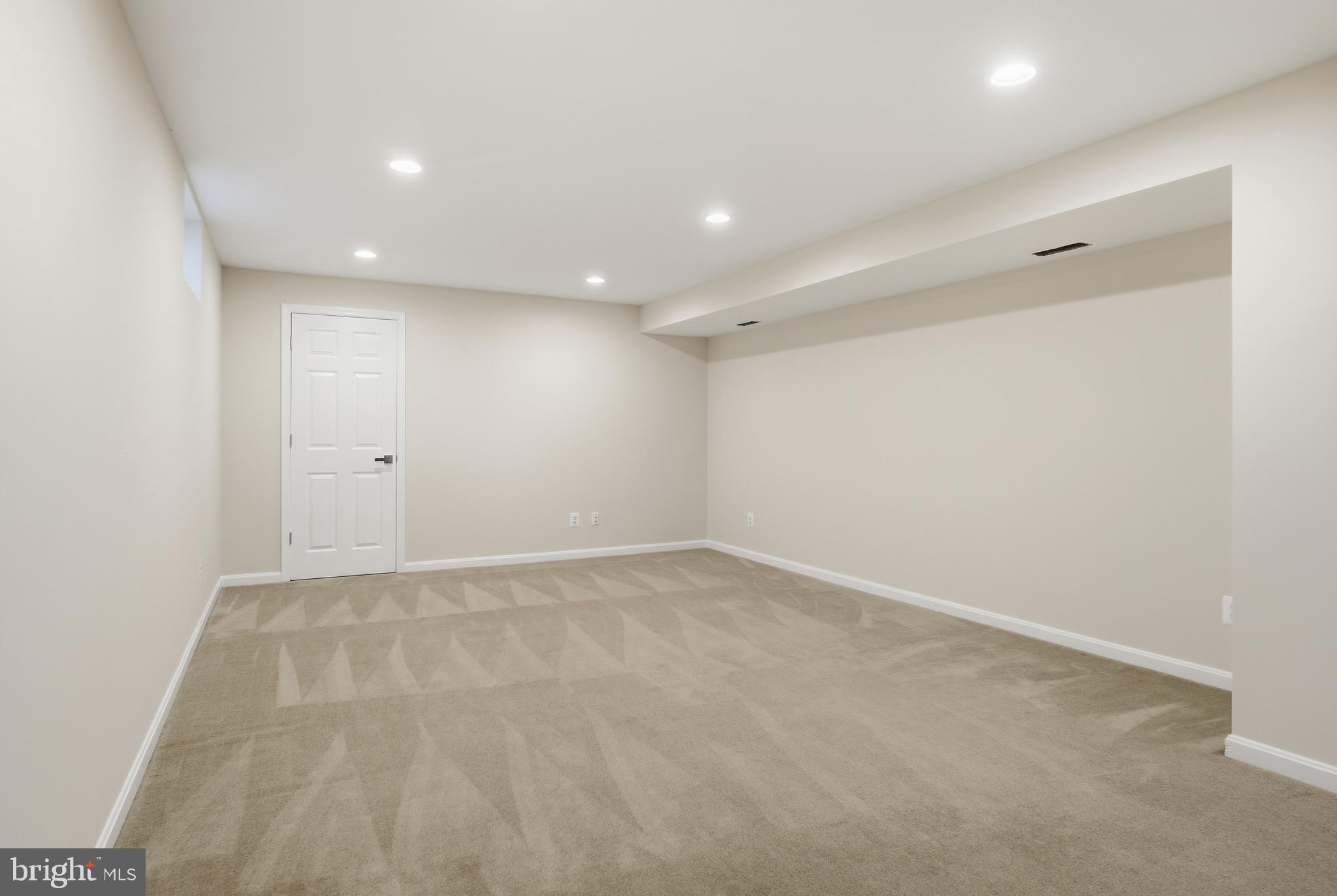 WELLINGTON TRACE - Residential