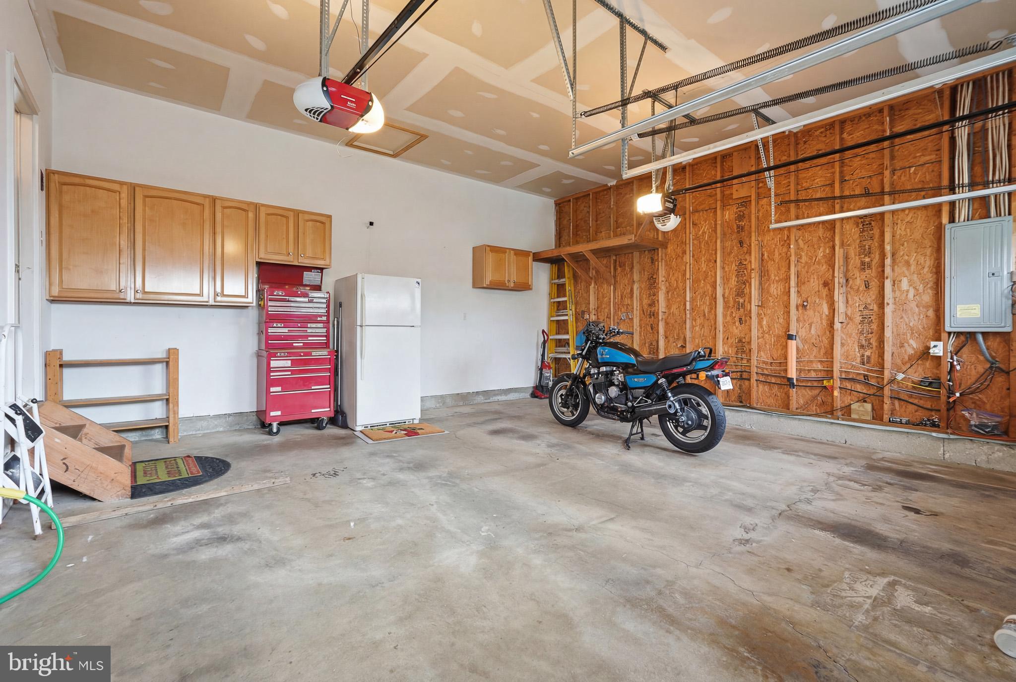 WELLINGTON TRACE - Residential
