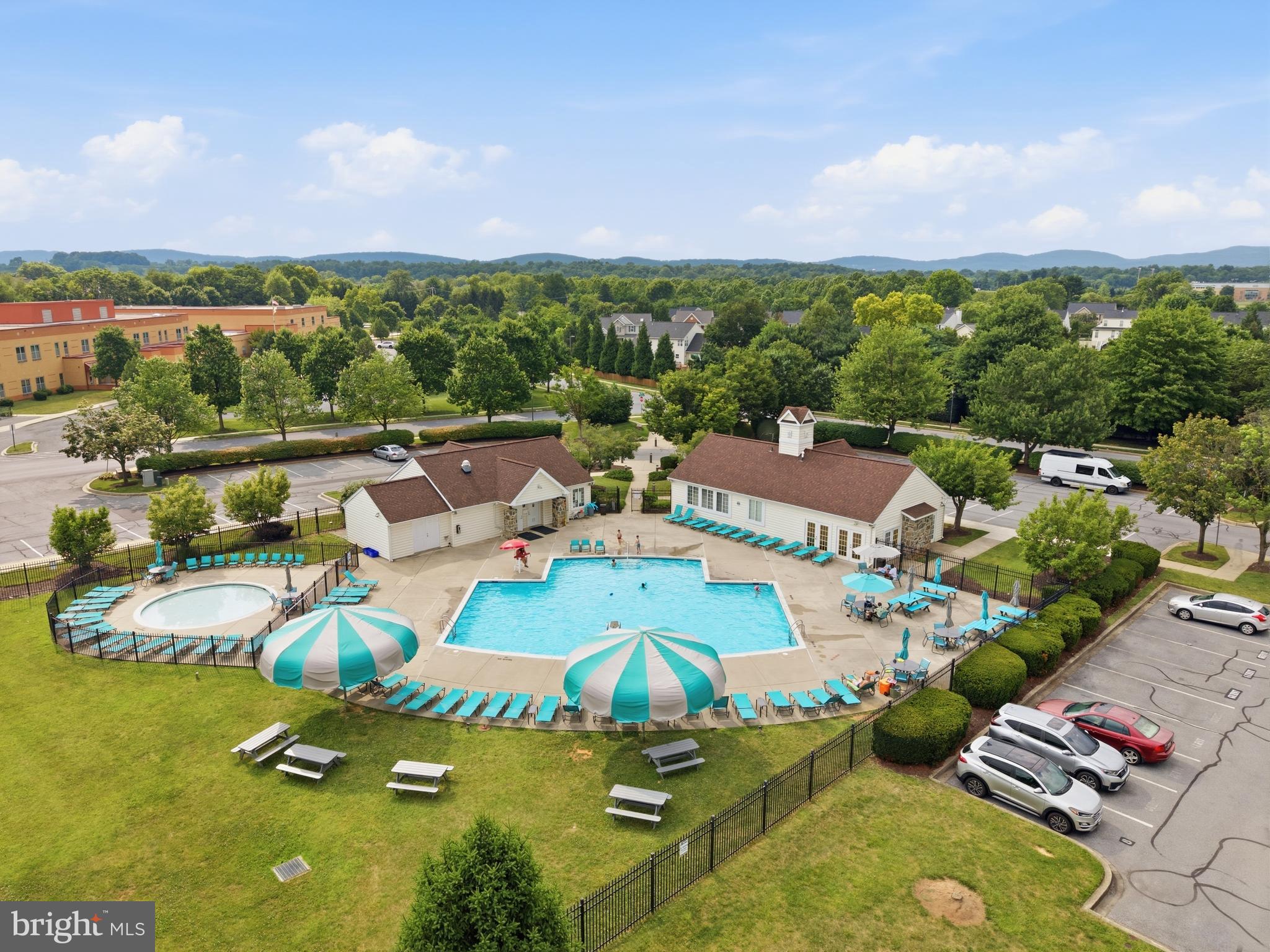 WELLINGTON TRACE - Residential