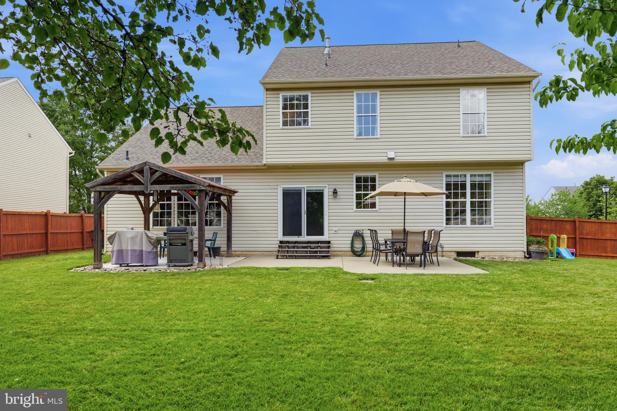 WELLINGTON TRACE - Residential