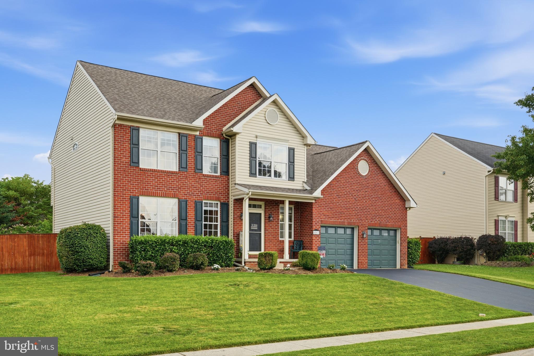 WELLINGTON TRACE - Residential