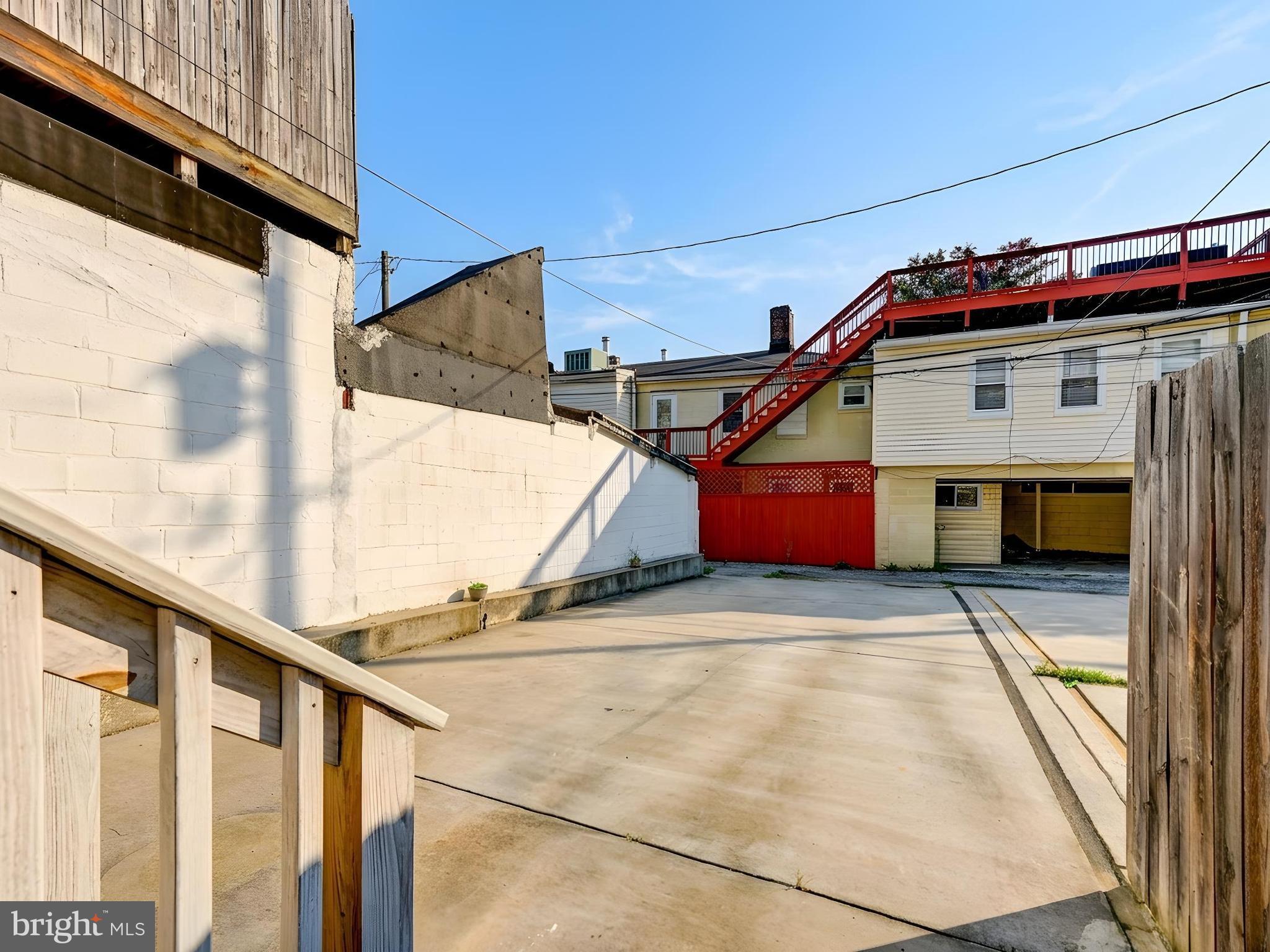 BUTCHERS HILL - Residential