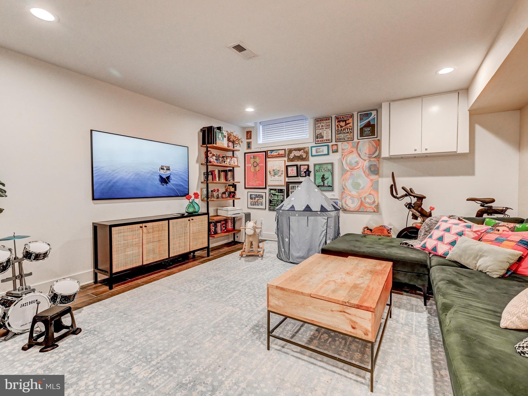 BUTCHERS HILL - Residential