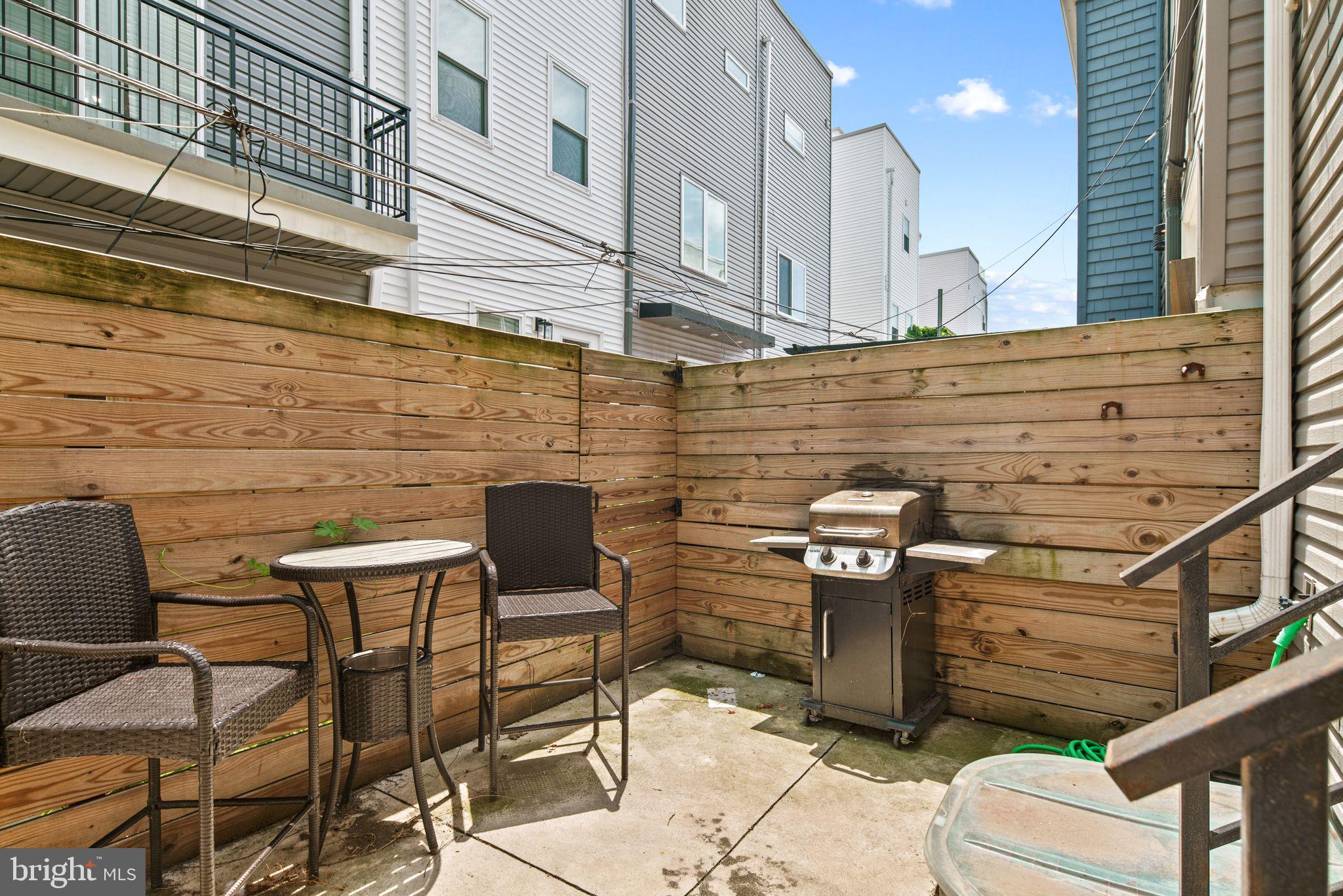 POINT BREEZE - Residential