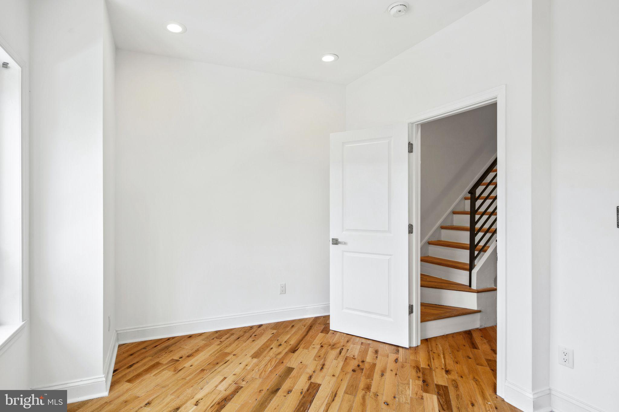 POINT BREEZE - Residential