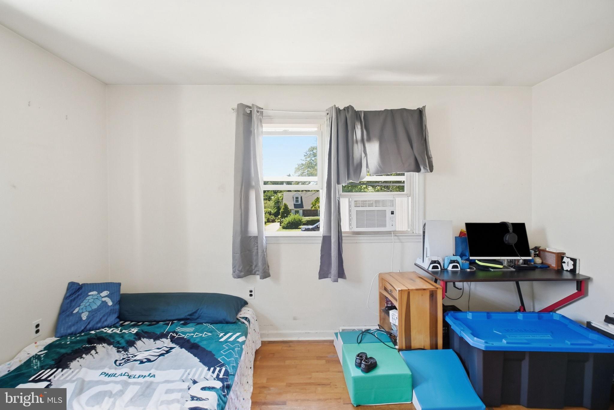 MEADOWBROOK - Residential