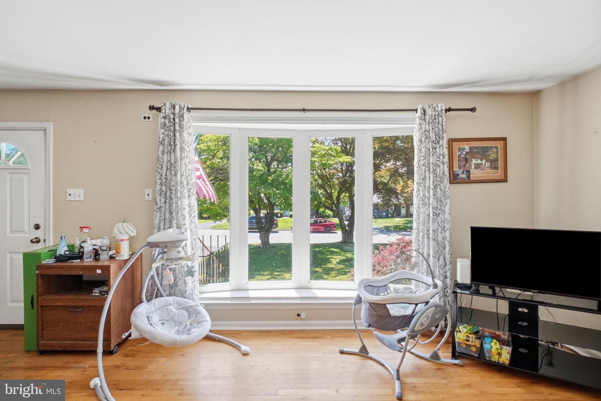 MEADOWBROOK - Residential
