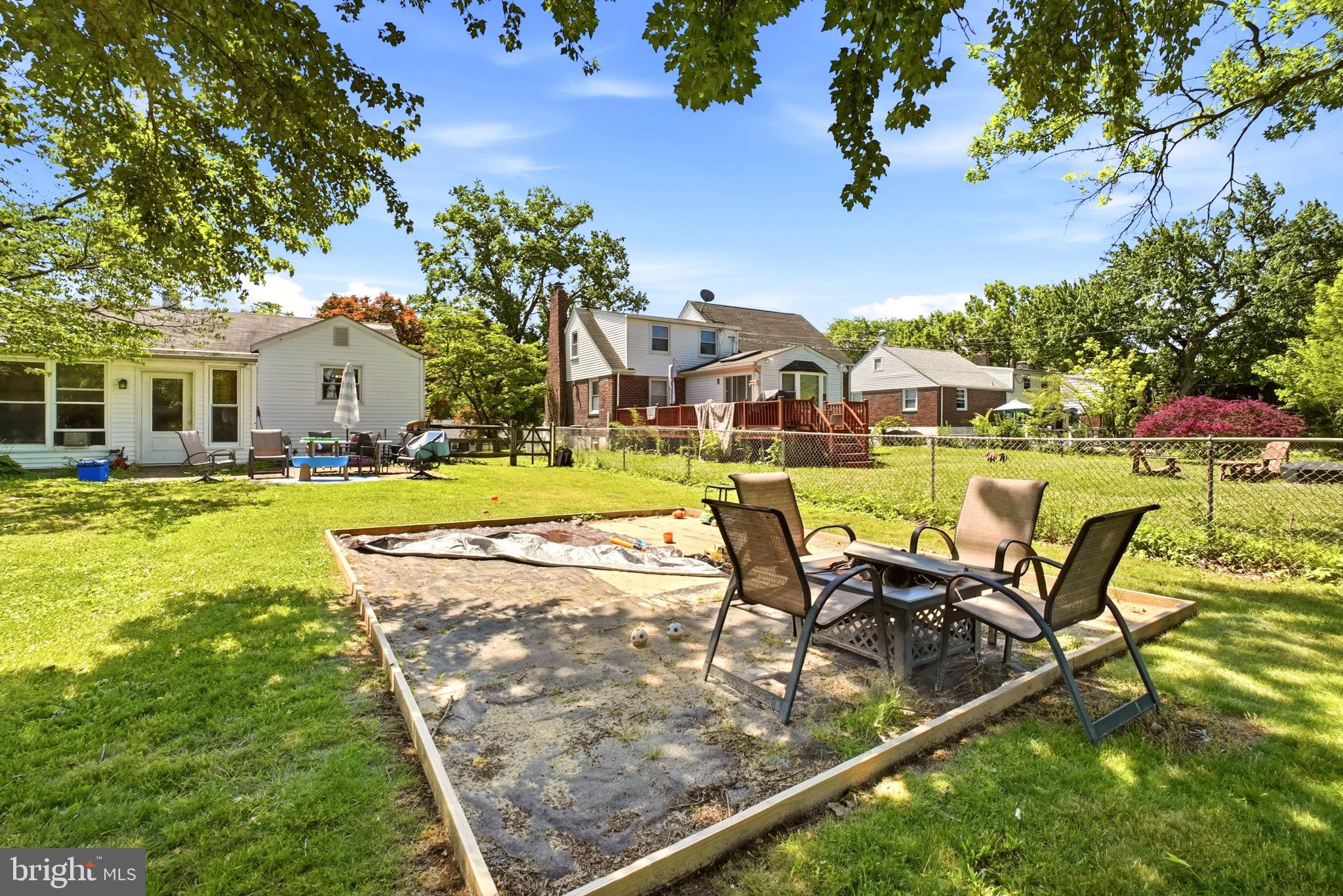 MEADOWBROOK - Residential