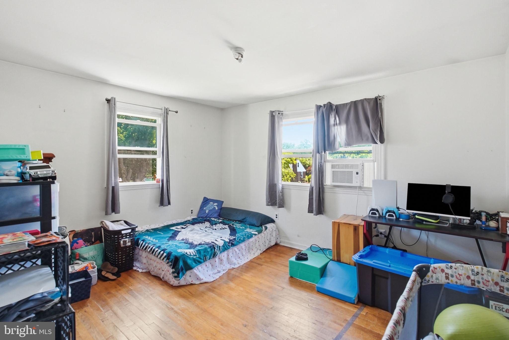 MEADOWBROOK - Residential