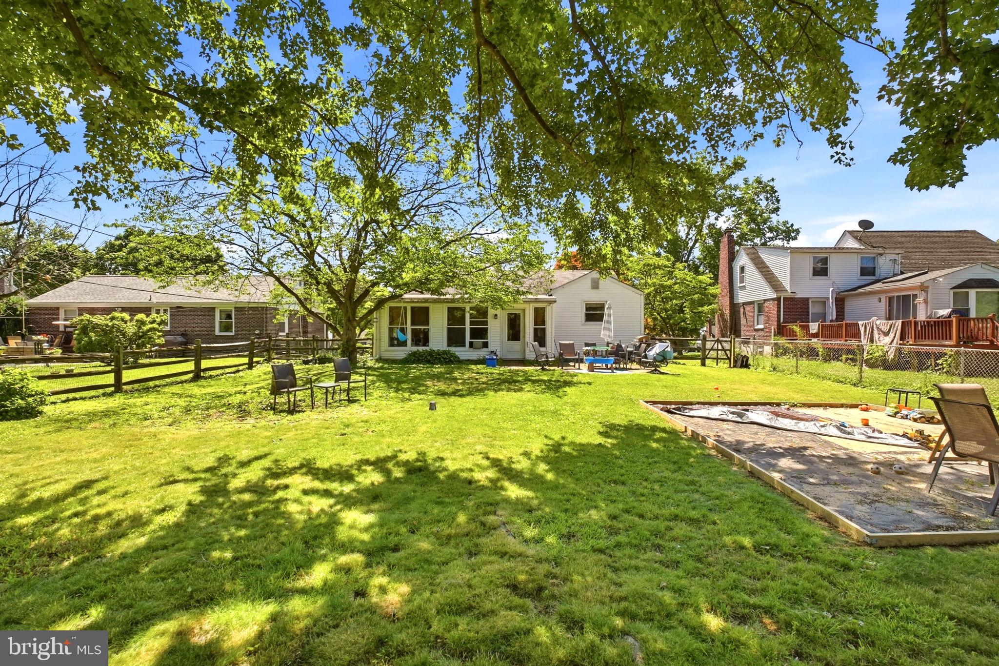 MEADOWBROOK - Residential