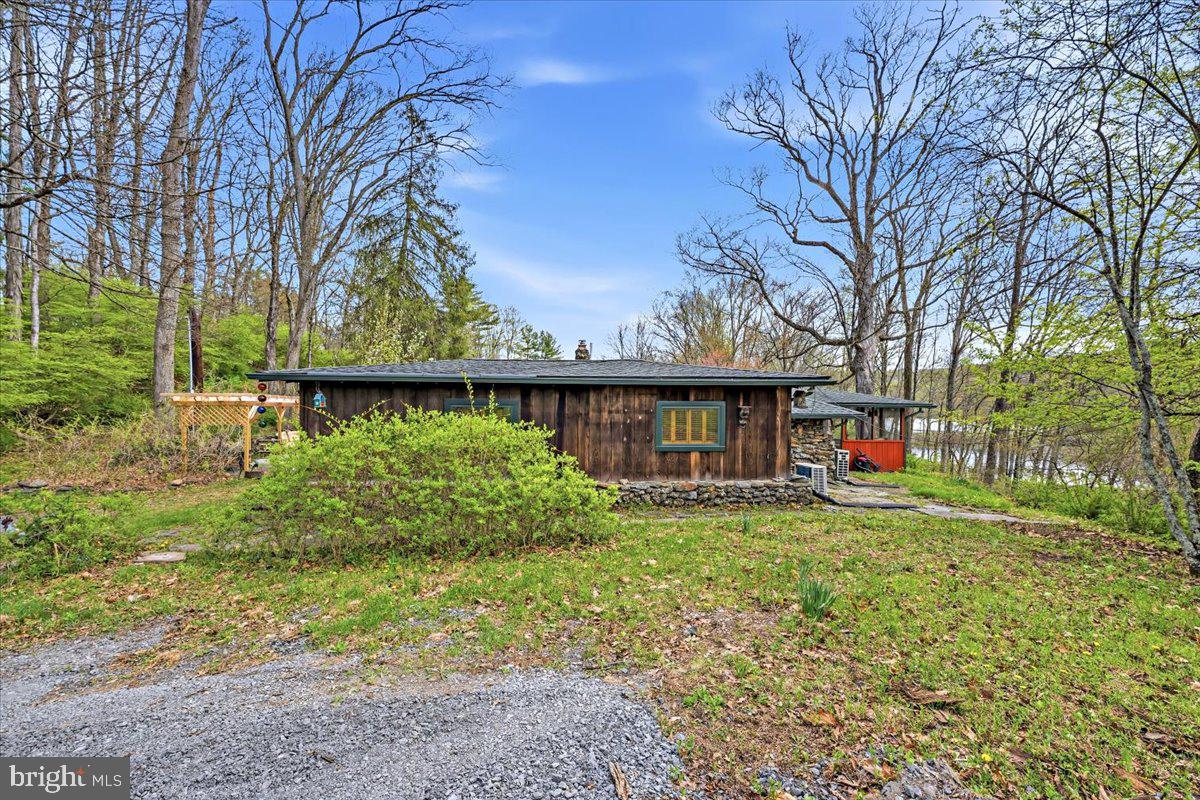 EAST STROUDSBURG - Residential