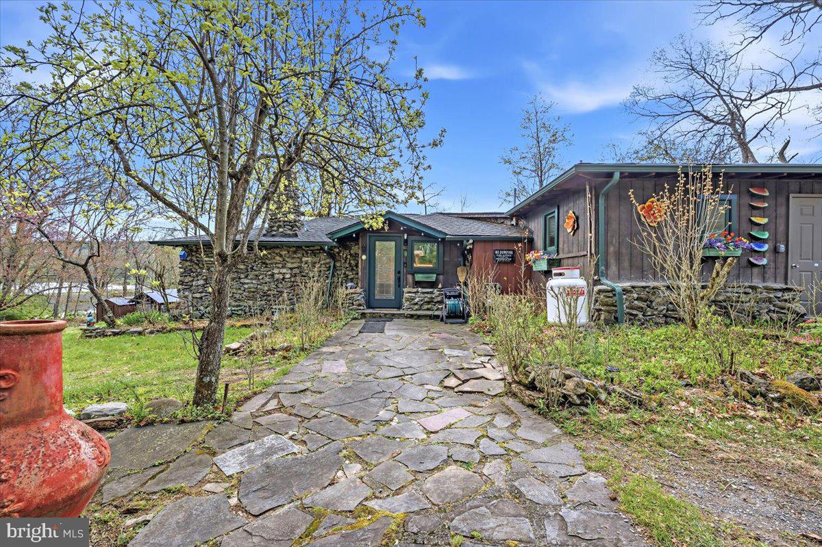 EAST STROUDSBURG - Residential