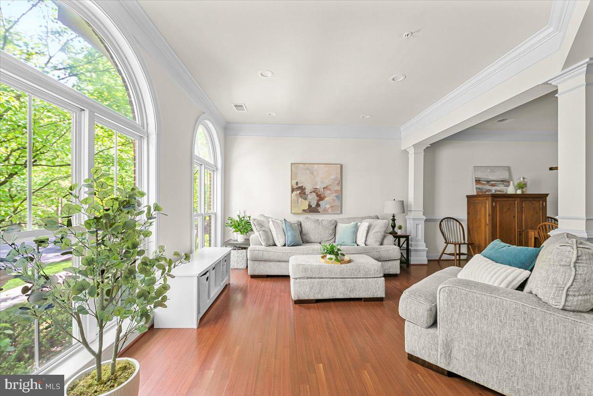KING FARM WATKINS POND - Residential