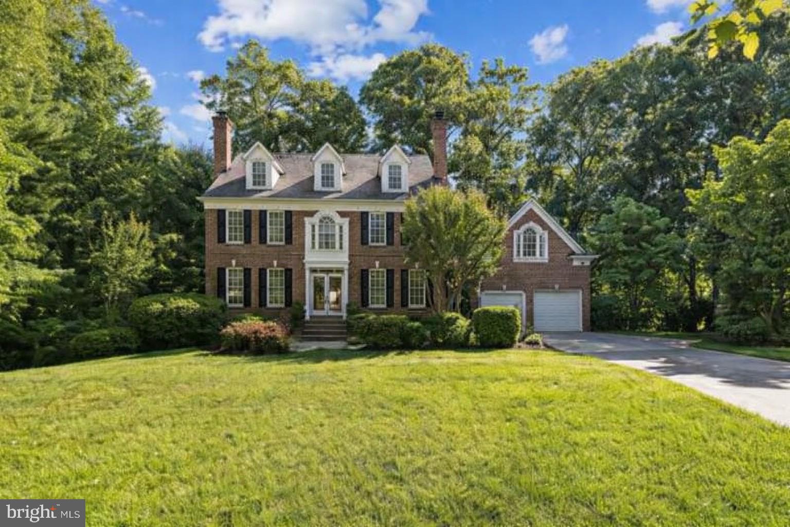VILLAGE OF RIVER HILL - Residential
