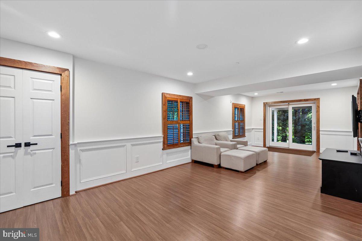 VILLAGE OF RIVER HILL - Residential