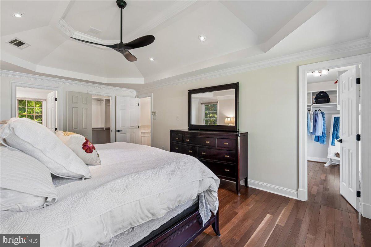 VILLAGE OF RIVER HILL - Residential