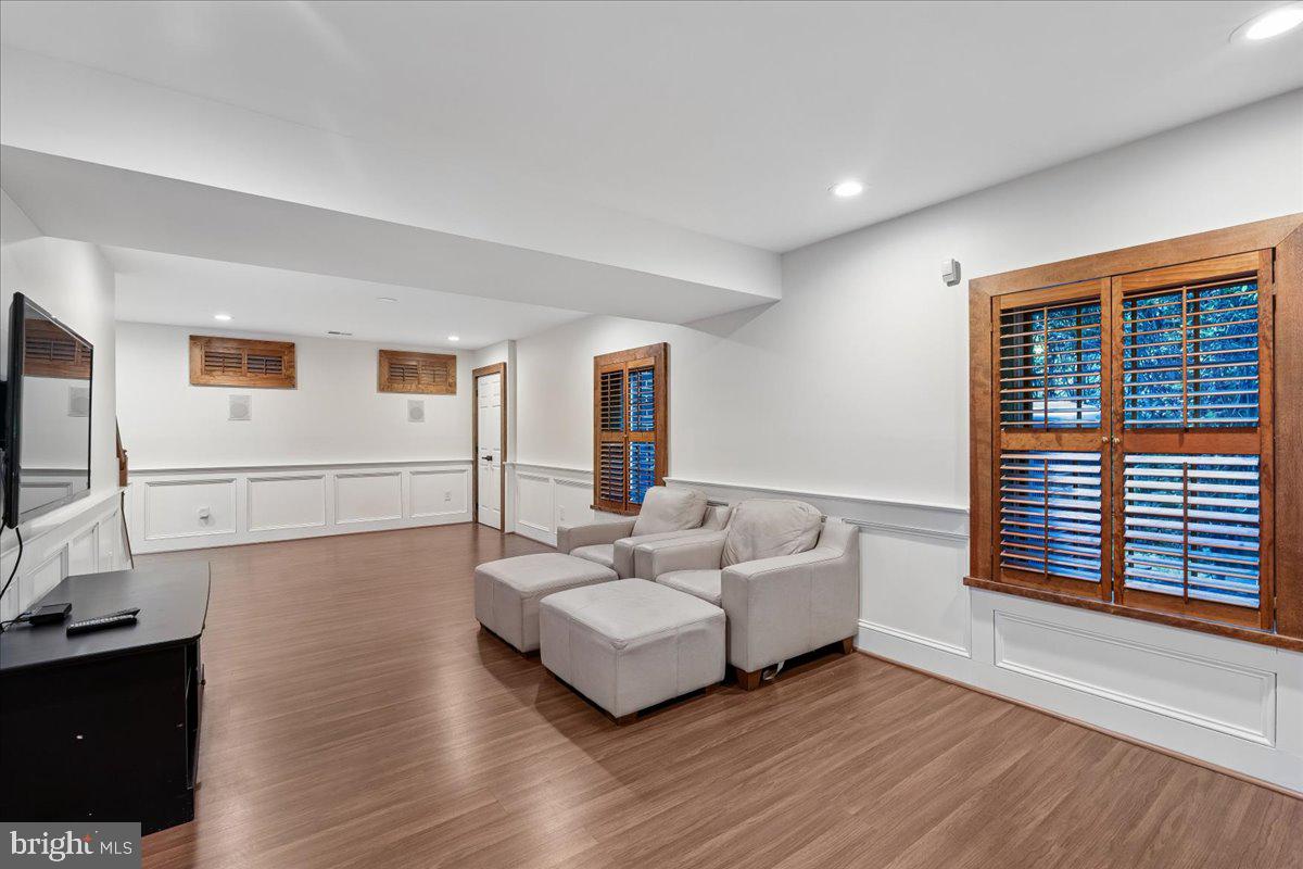 VILLAGE OF RIVER HILL - Residential