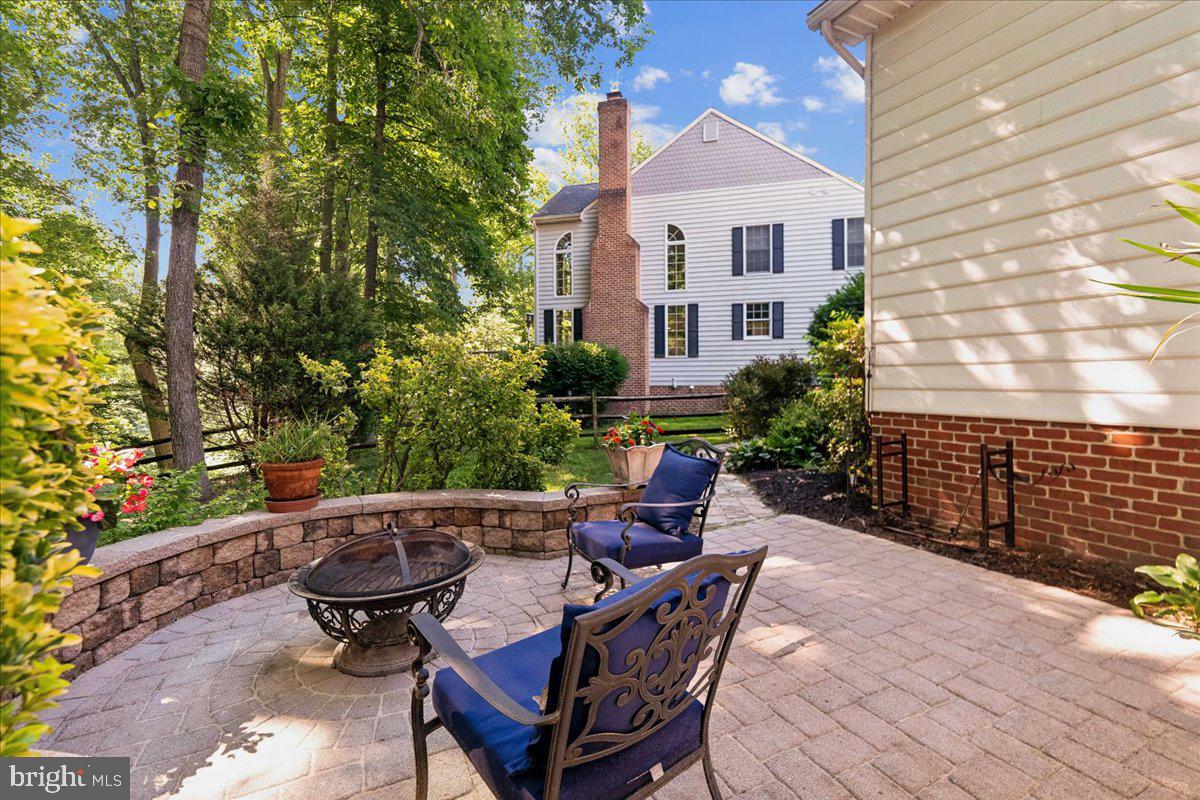 VILLAGE OF RIVER HILL - Residential