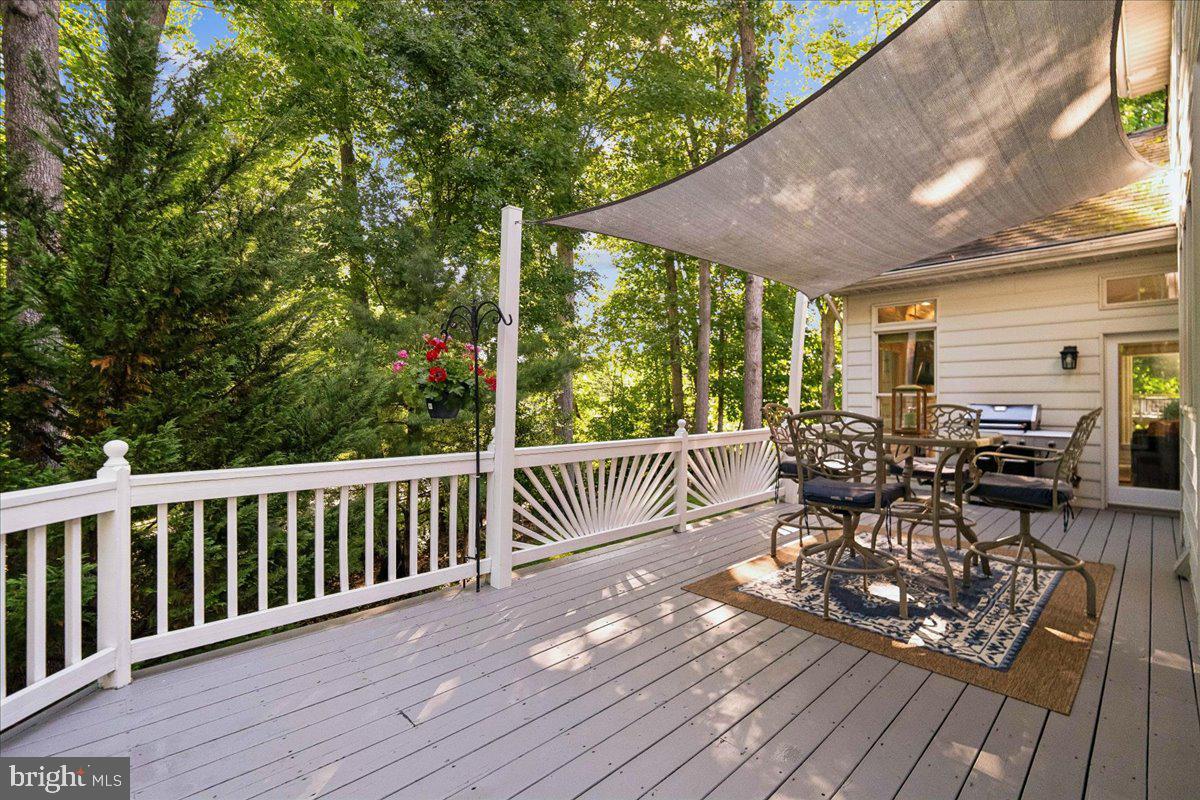 VILLAGE OF RIVER HILL - Residential