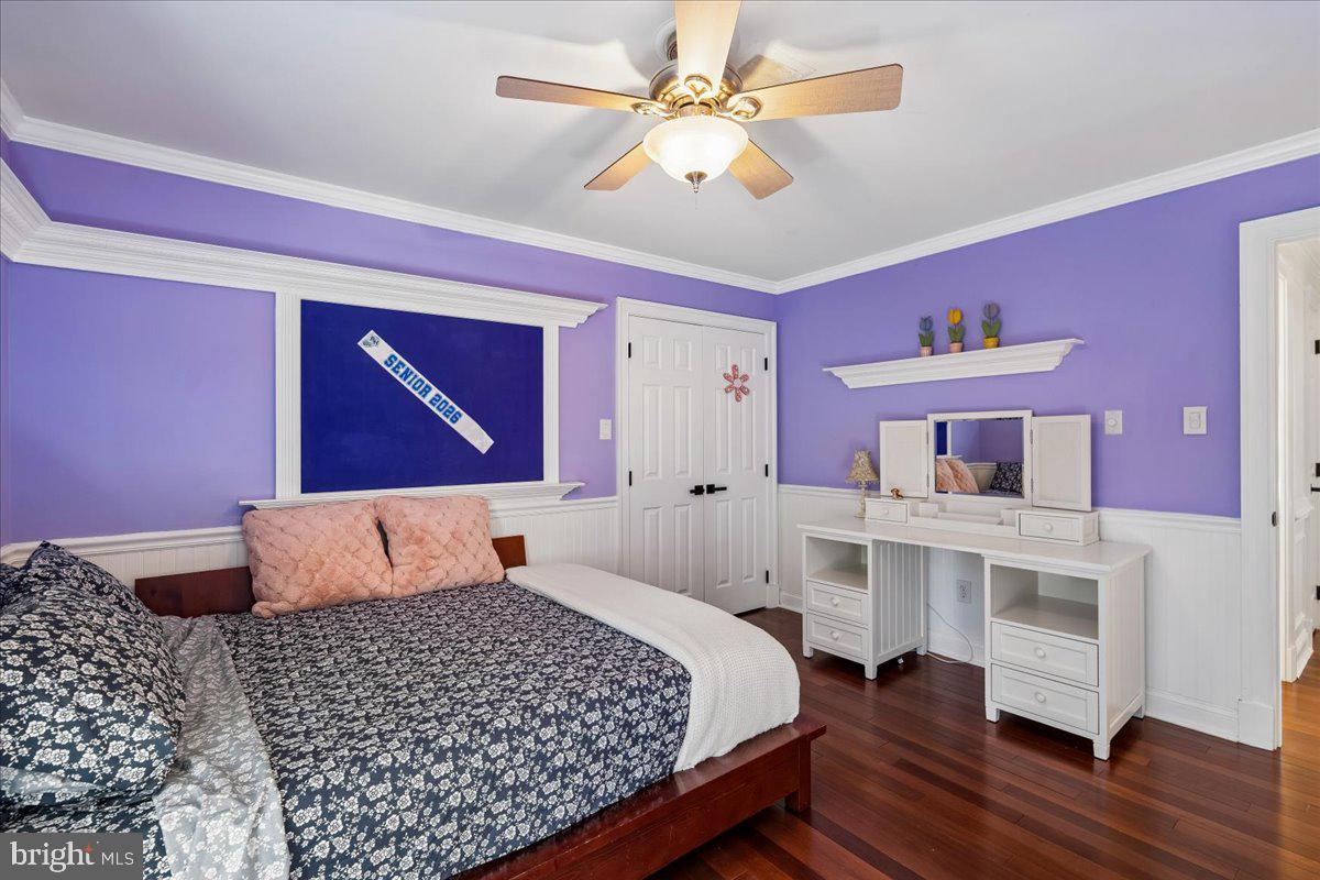 VILLAGE OF RIVER HILL - Residential