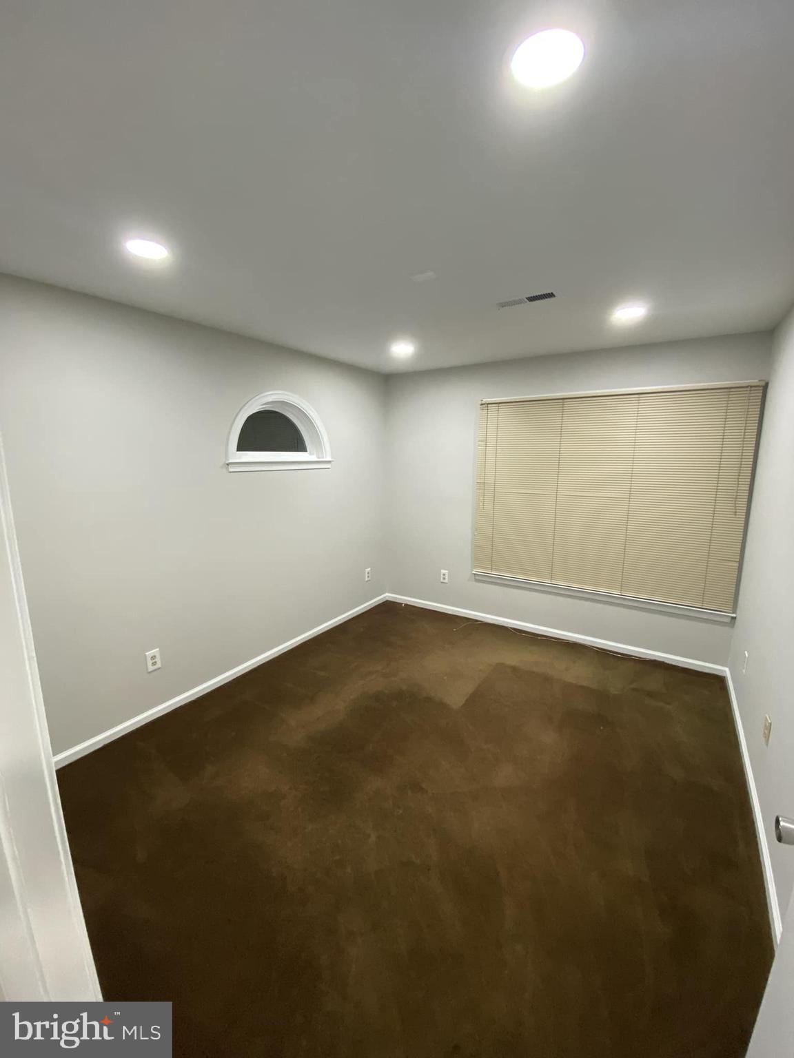 VICTORIAN COMMONS - Commercial Lease