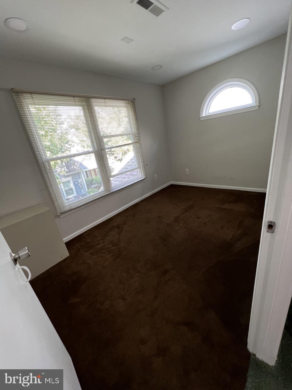 VICTORIAN COMMONS - Commercial Lease