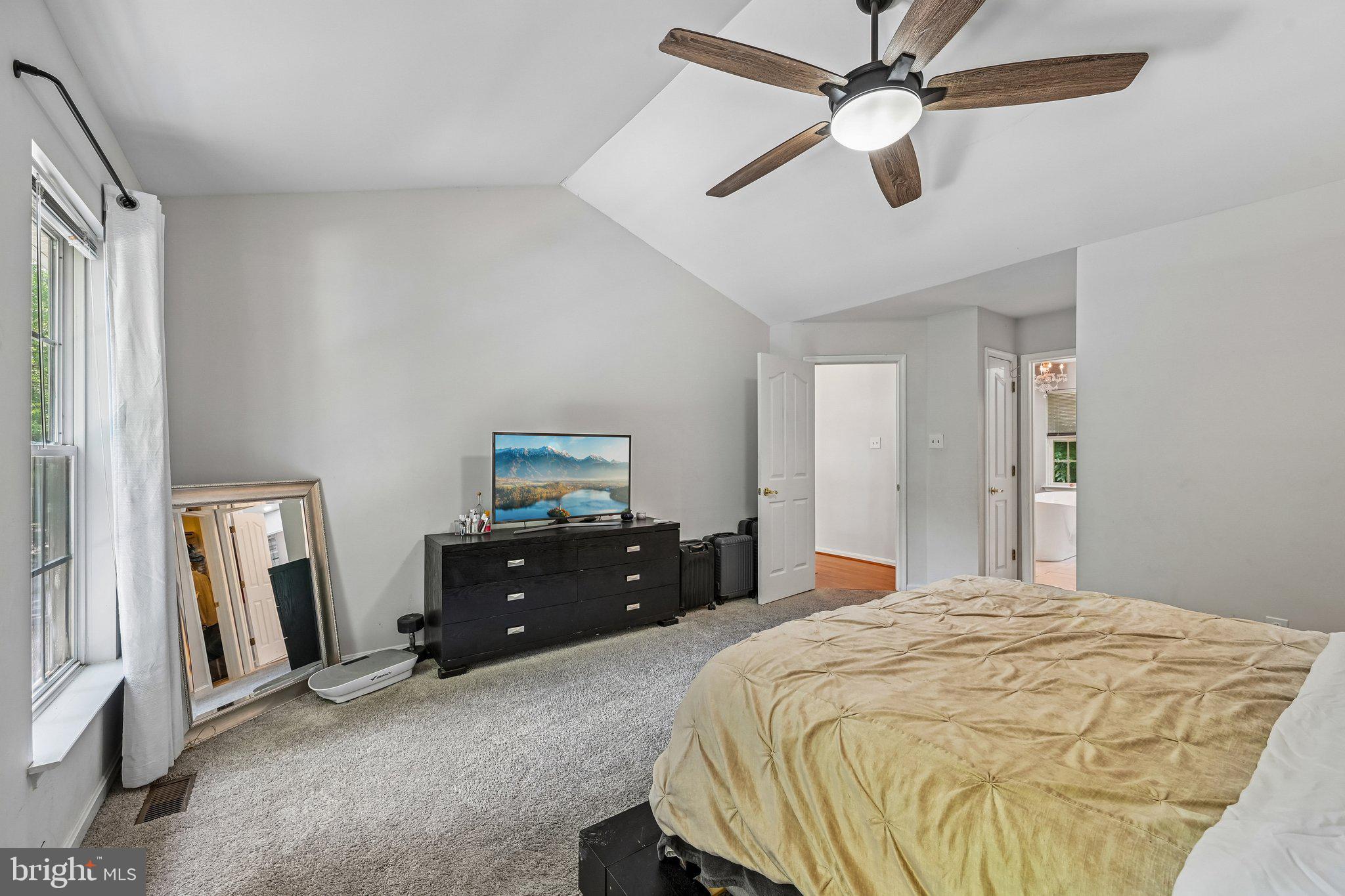 RUSSETT - Residential