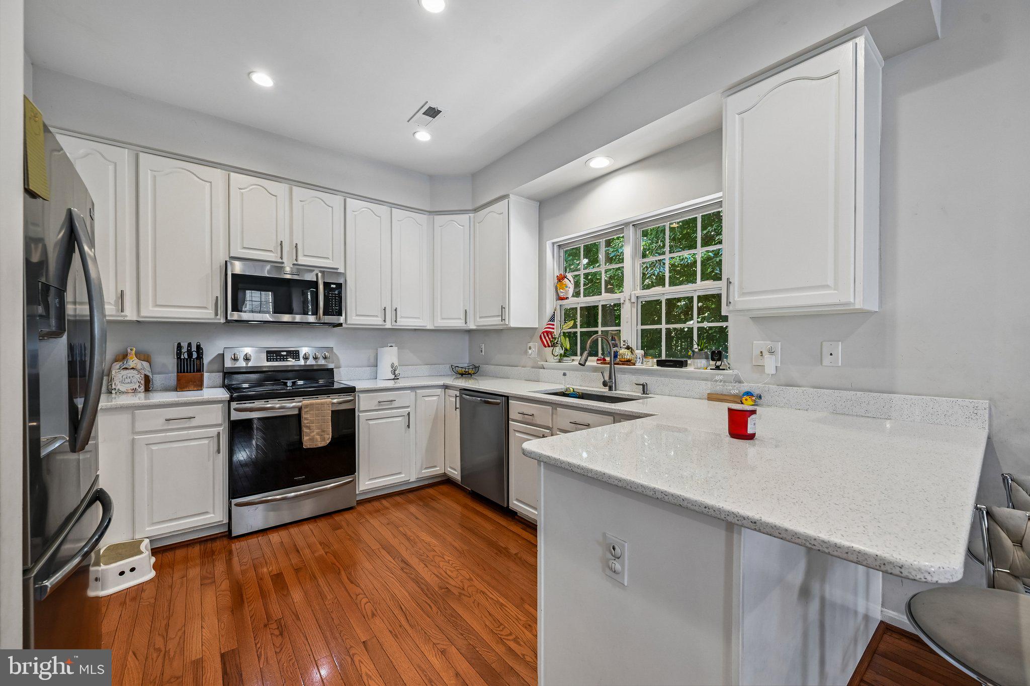 RUSSETT - Residential