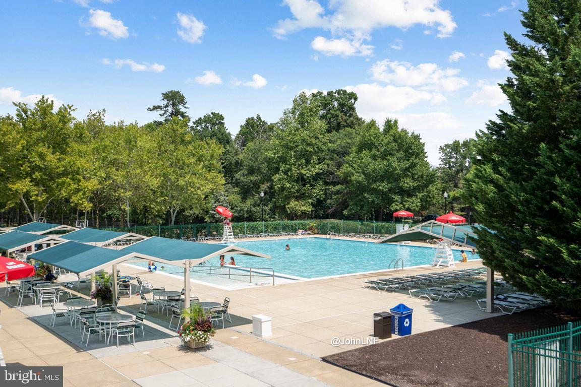 RUSSETT - Residential