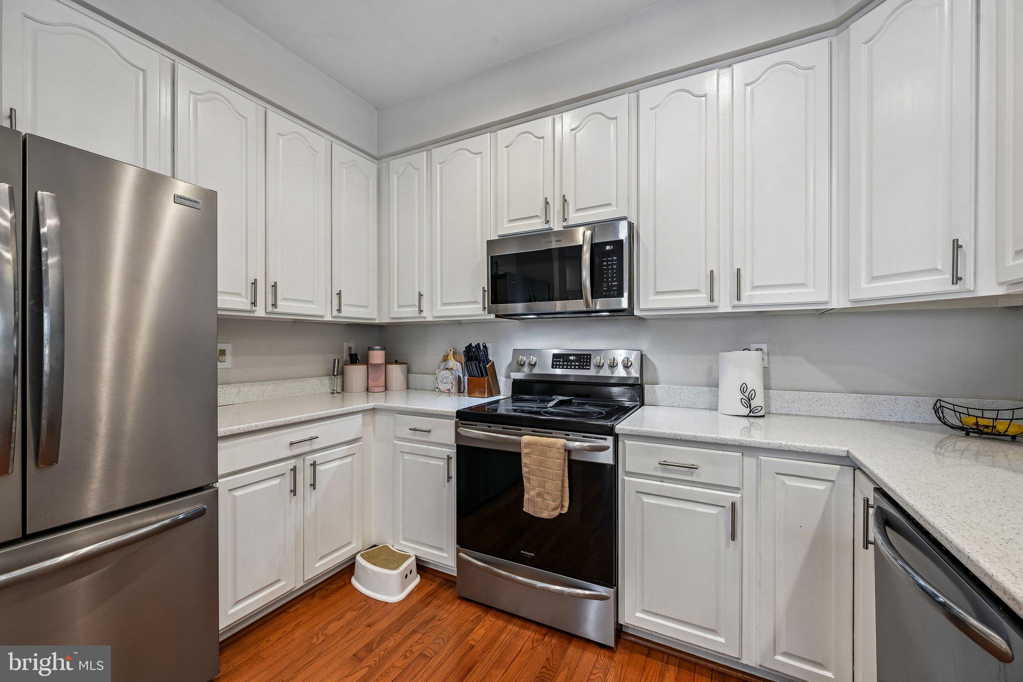 RUSSETT - Residential