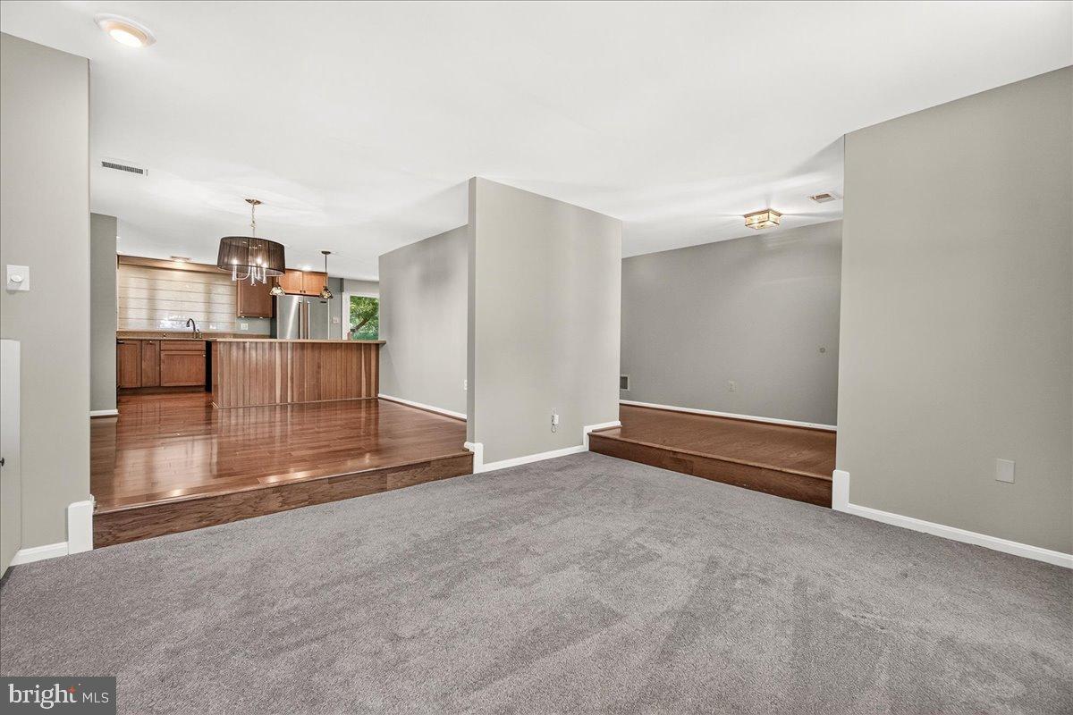 CAROLINE ESTATES - Residential