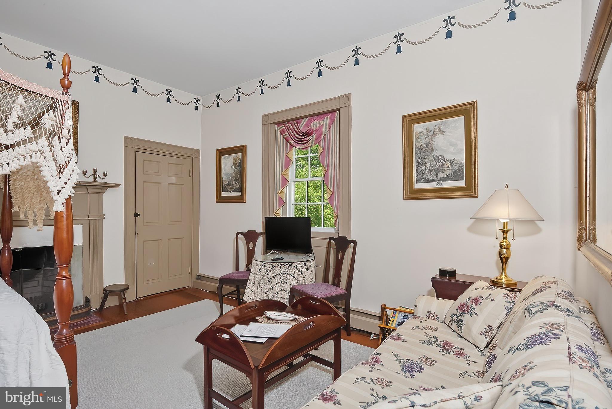 TOLCHESTER - Commercial Sale