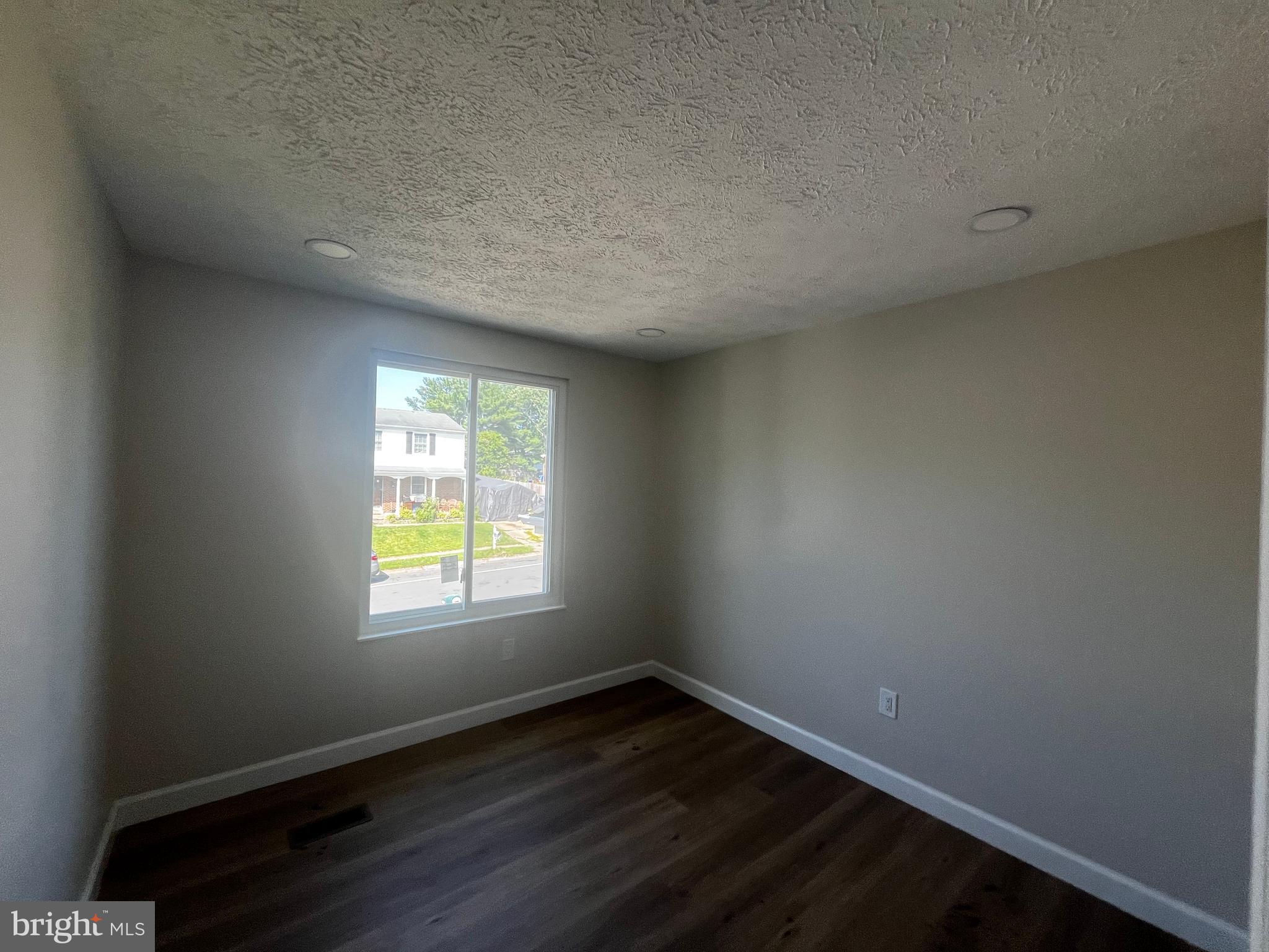HARMANS WOODS - Residential