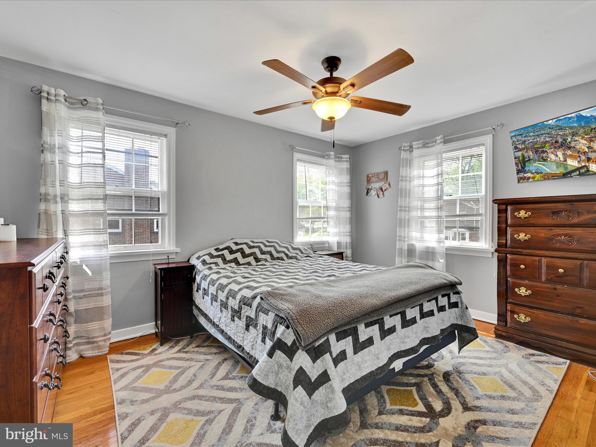 OAK HILLS - Residential