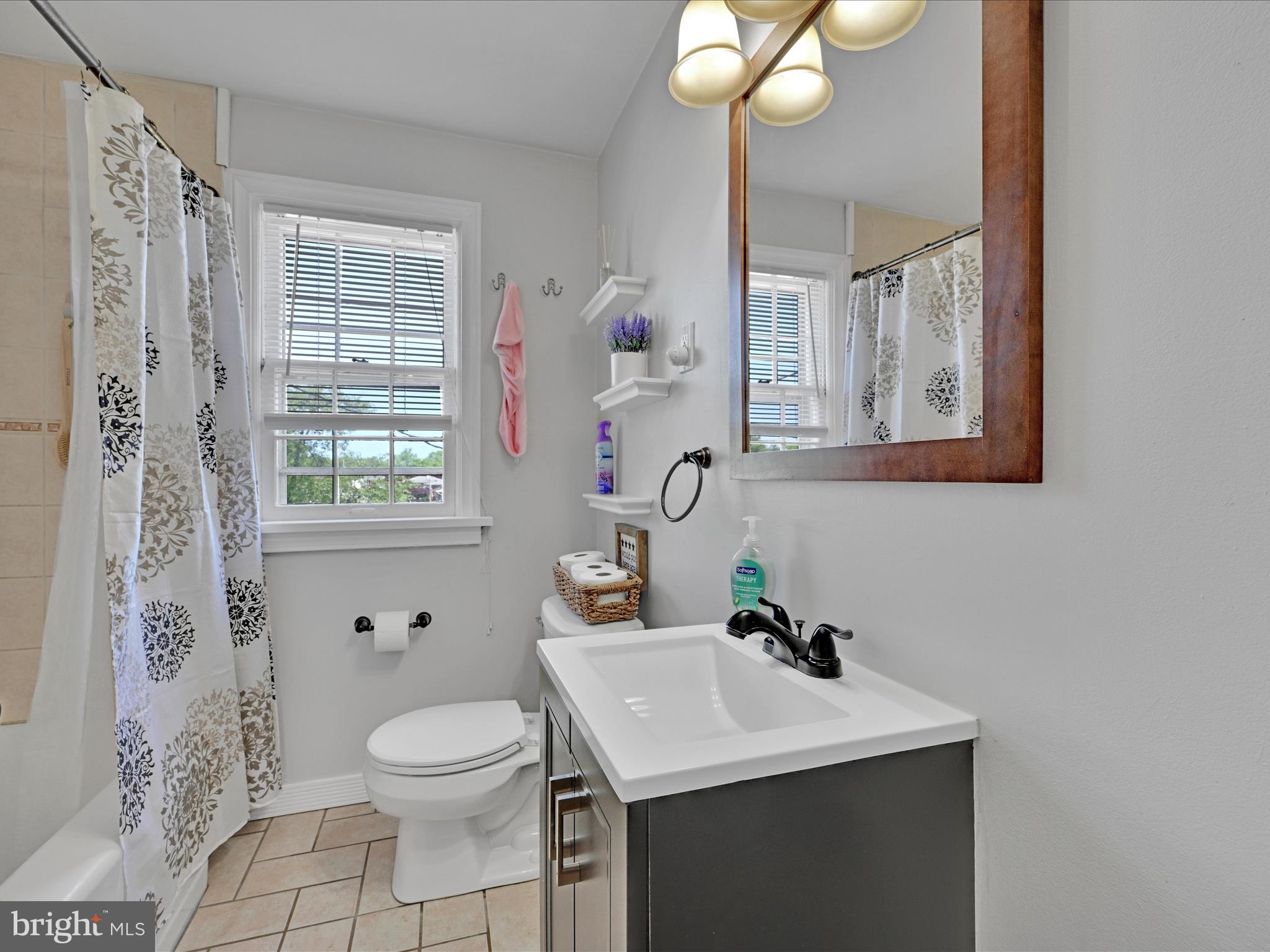 OAK HILLS - Residential