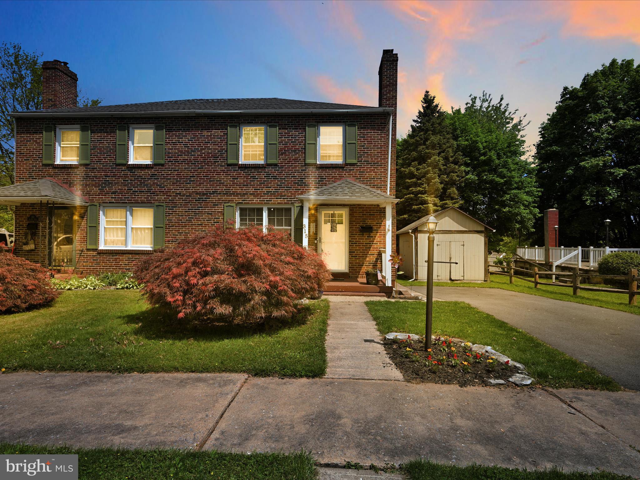 OAK HILLS - Residential