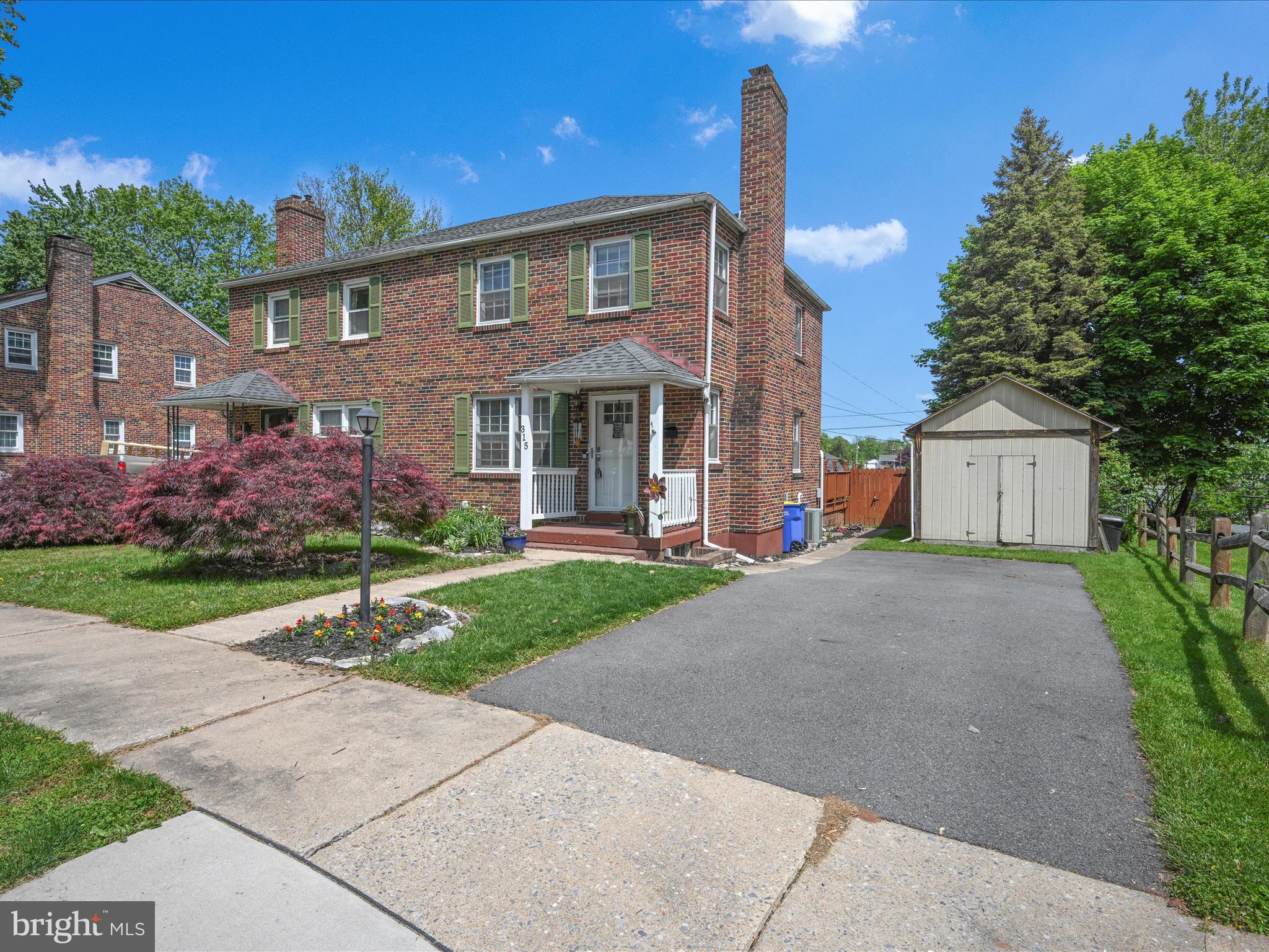 OAK HILLS - Residential